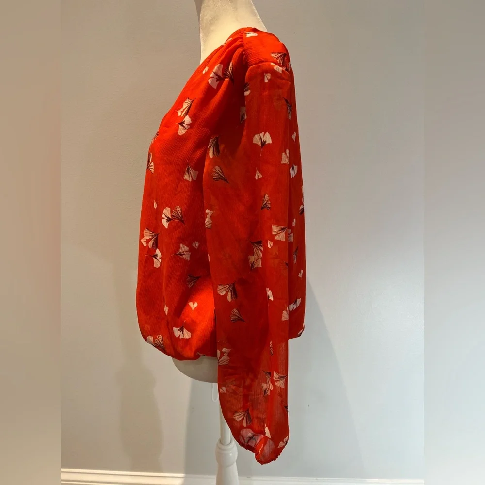 BANANA REPUBLIC shirt size Small red floral‎ wrap longsleeve
